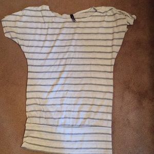 White with gray stripes top